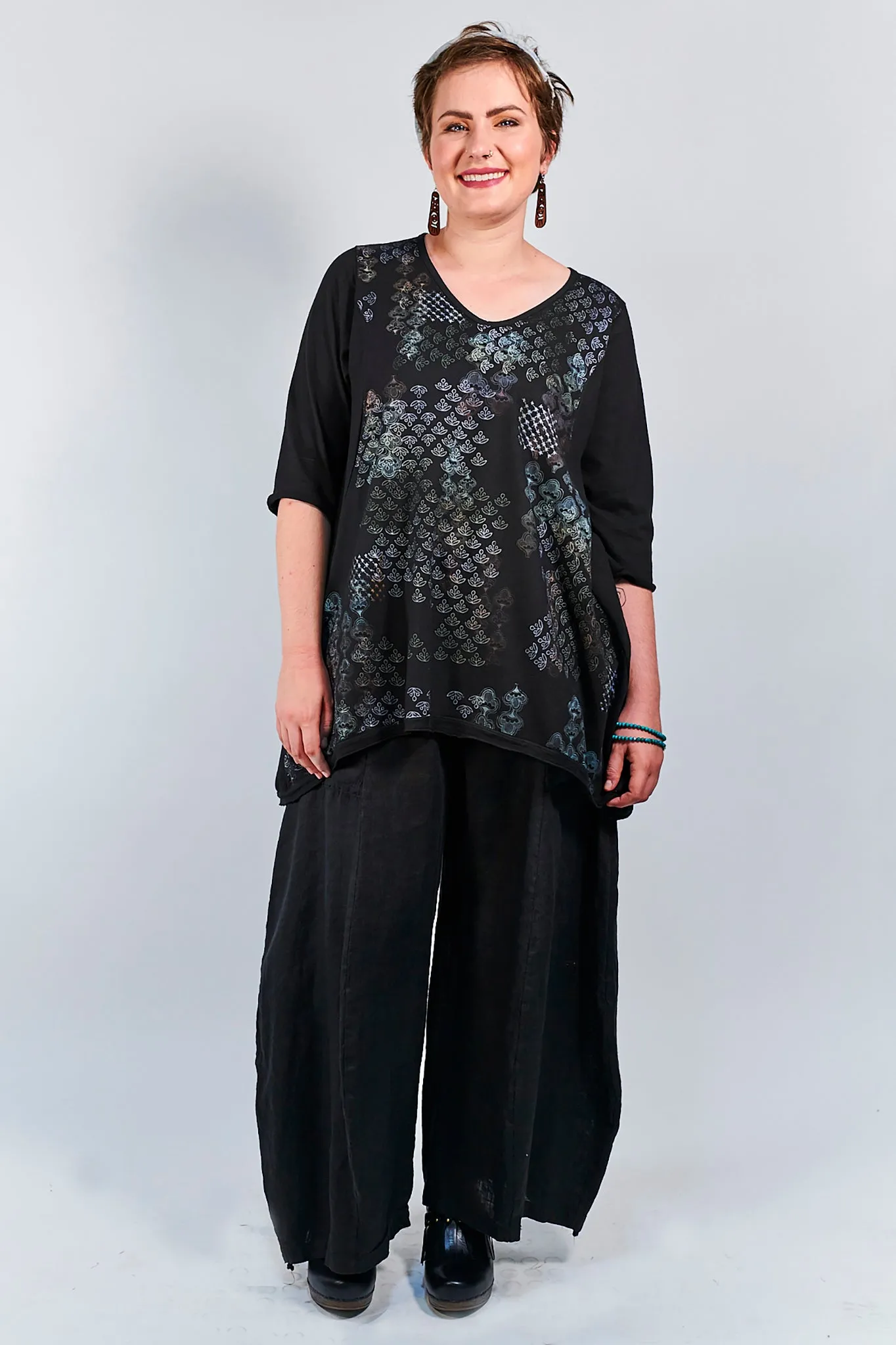 1248   Hi/Lo Top-Black- Abstract Floral