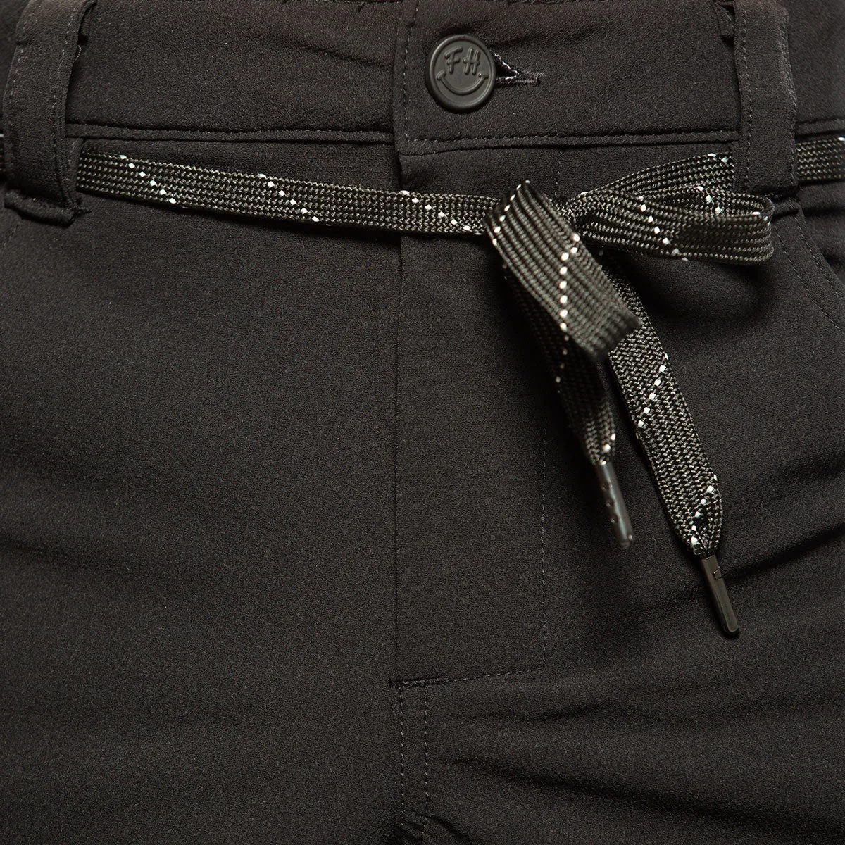 '20 Kicker Short - Black