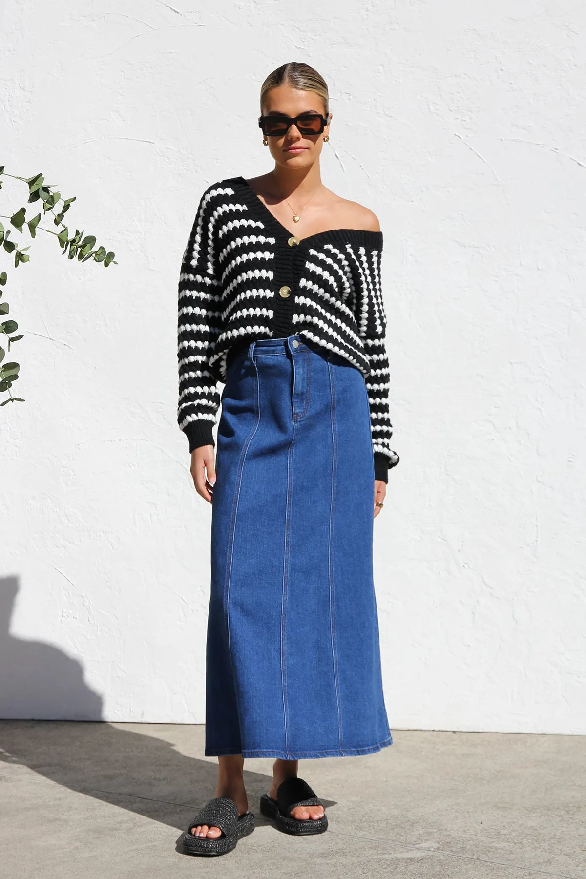 Classic Midi Skirt with Seam Detail