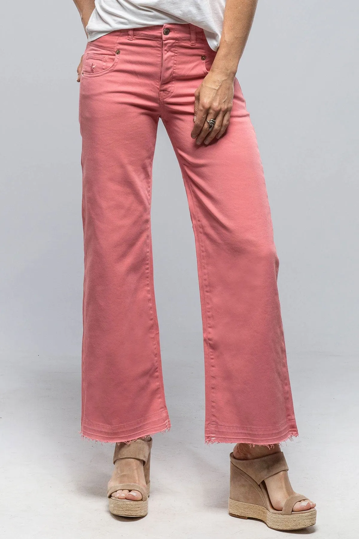 Elisa Open Hem Jean In Coral