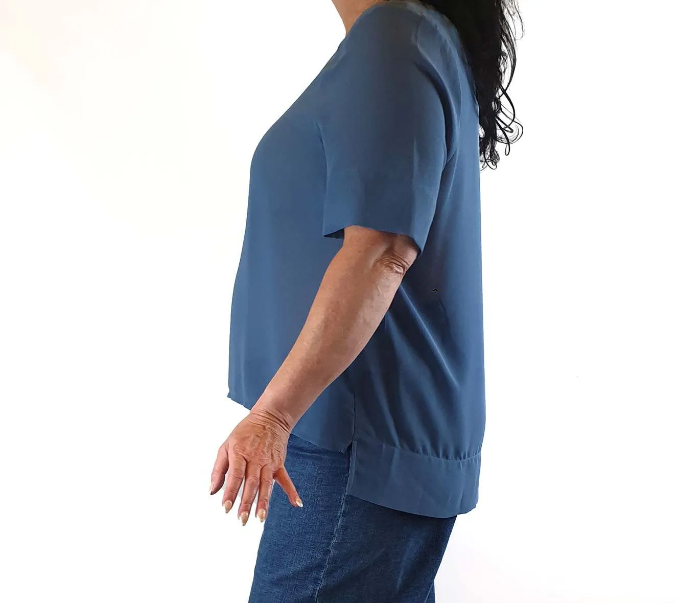 Elk blue semi-sheer top with tee shirt length sleeves size XL (best fits size 16)
