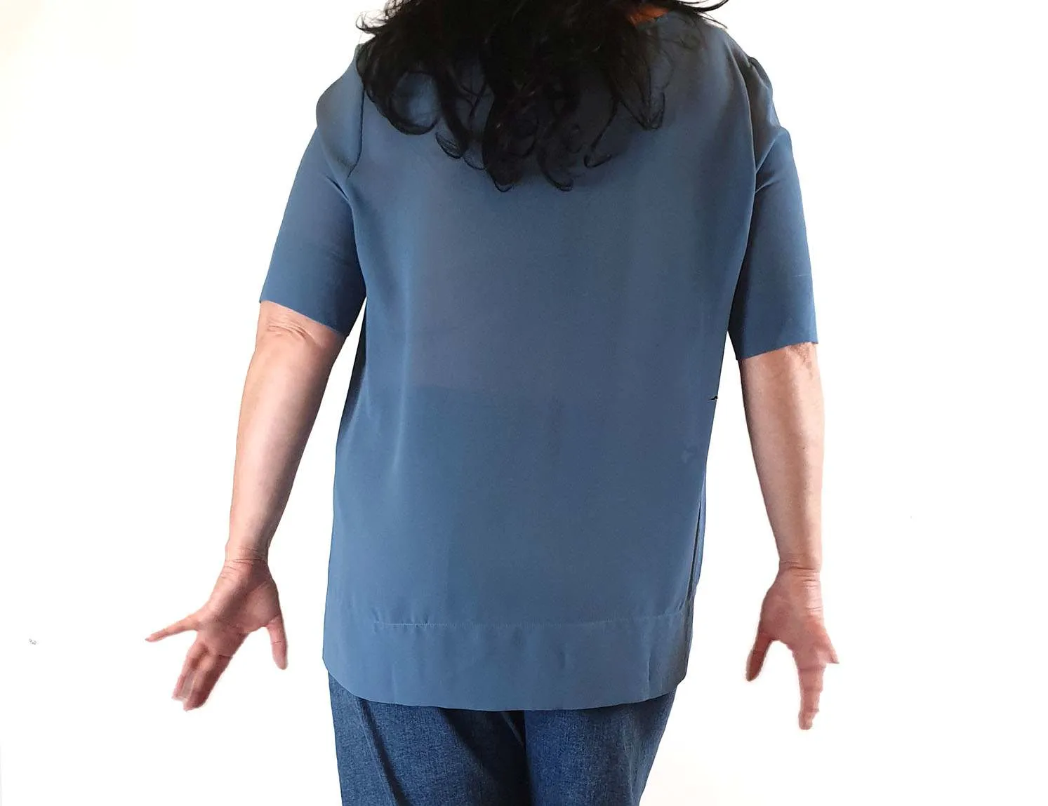 Elk blue semi-sheer top with tee shirt length sleeves size XL (best fits size 16)
