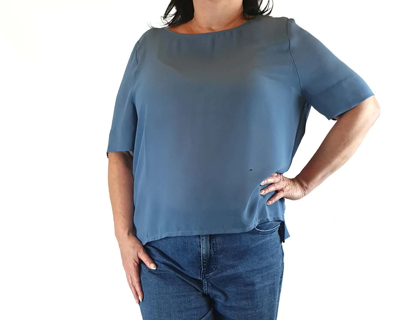 Elk blue semi-sheer top with tee shirt length sleeves size XL (best fits size 16)