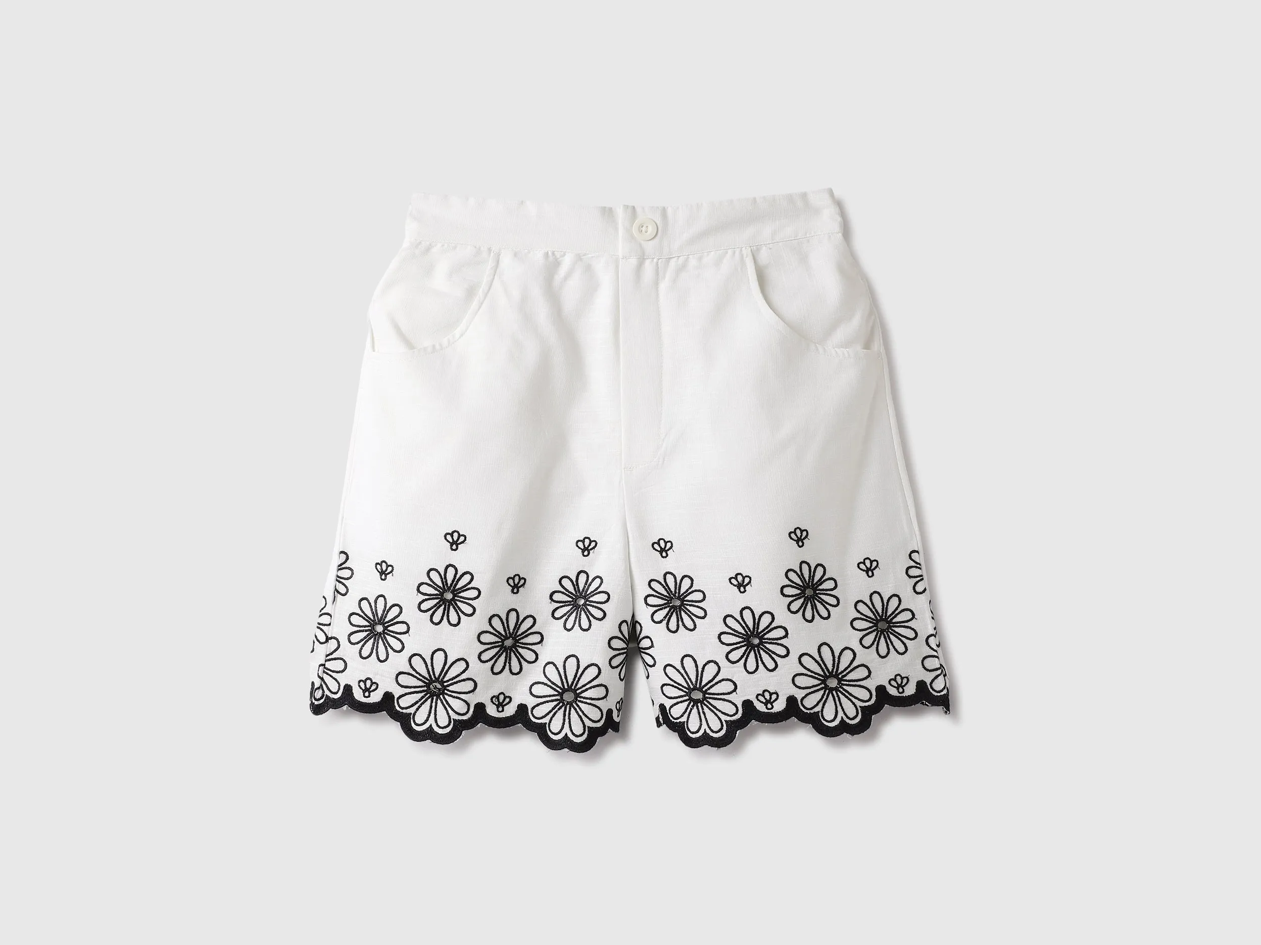 Embroidered Regular Fit Casual Shorts