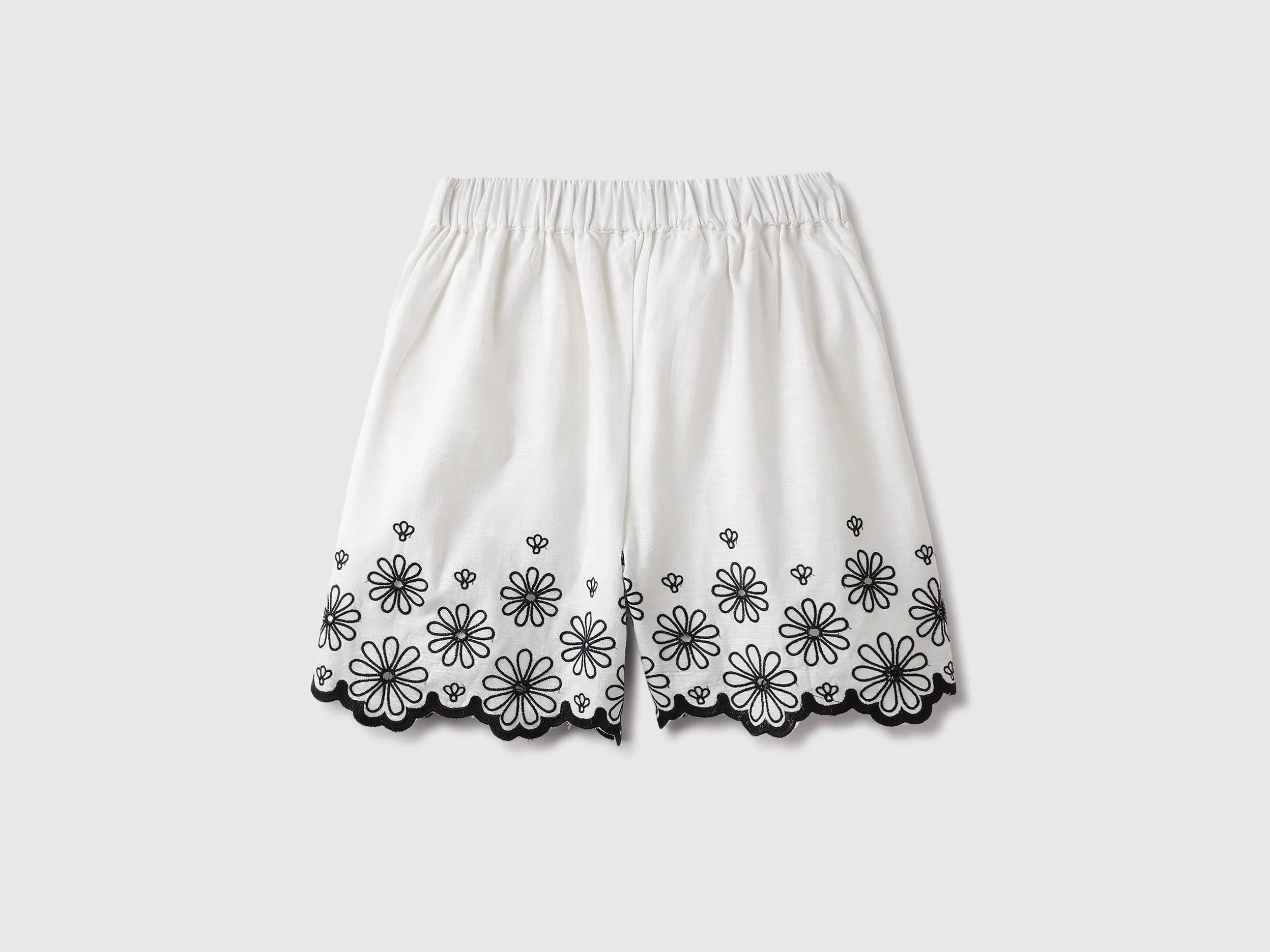 Embroidered Regular Fit Casual Shorts