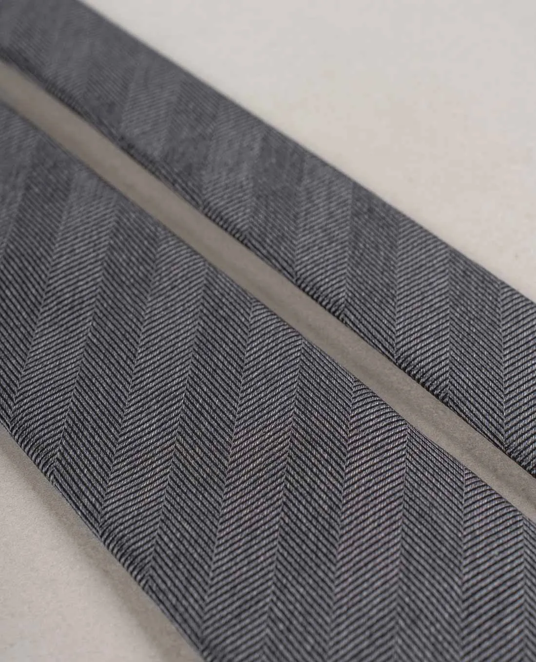 Herringbone Woven Silk Tie - Grey textured