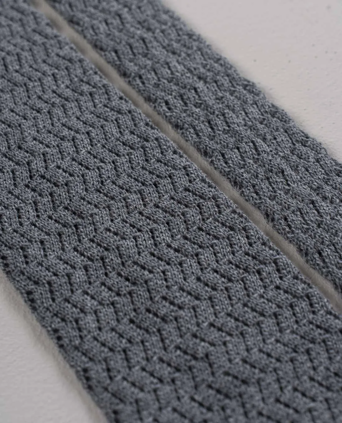 Knitted Pointed Wool Tie - Grey