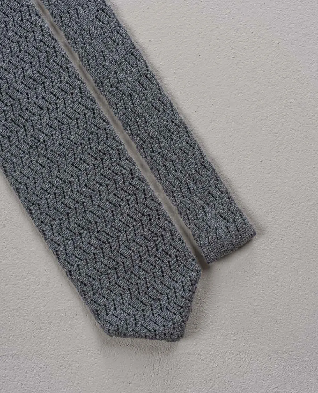 Knitted Pointed Wool Tie - Grey