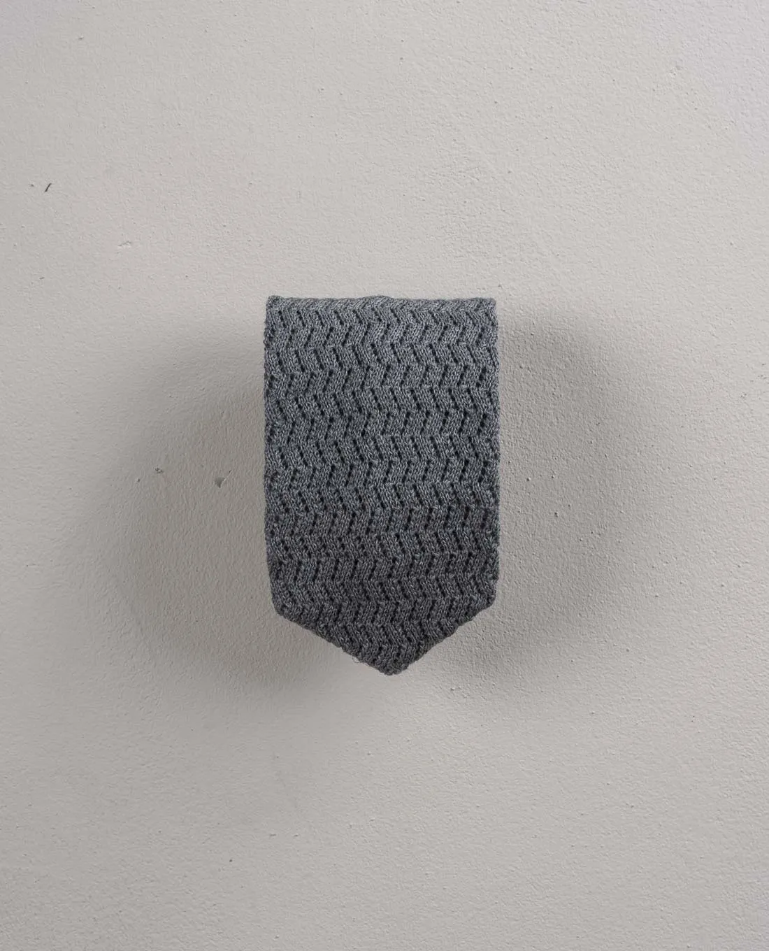 Knitted Pointed Wool Tie - Grey