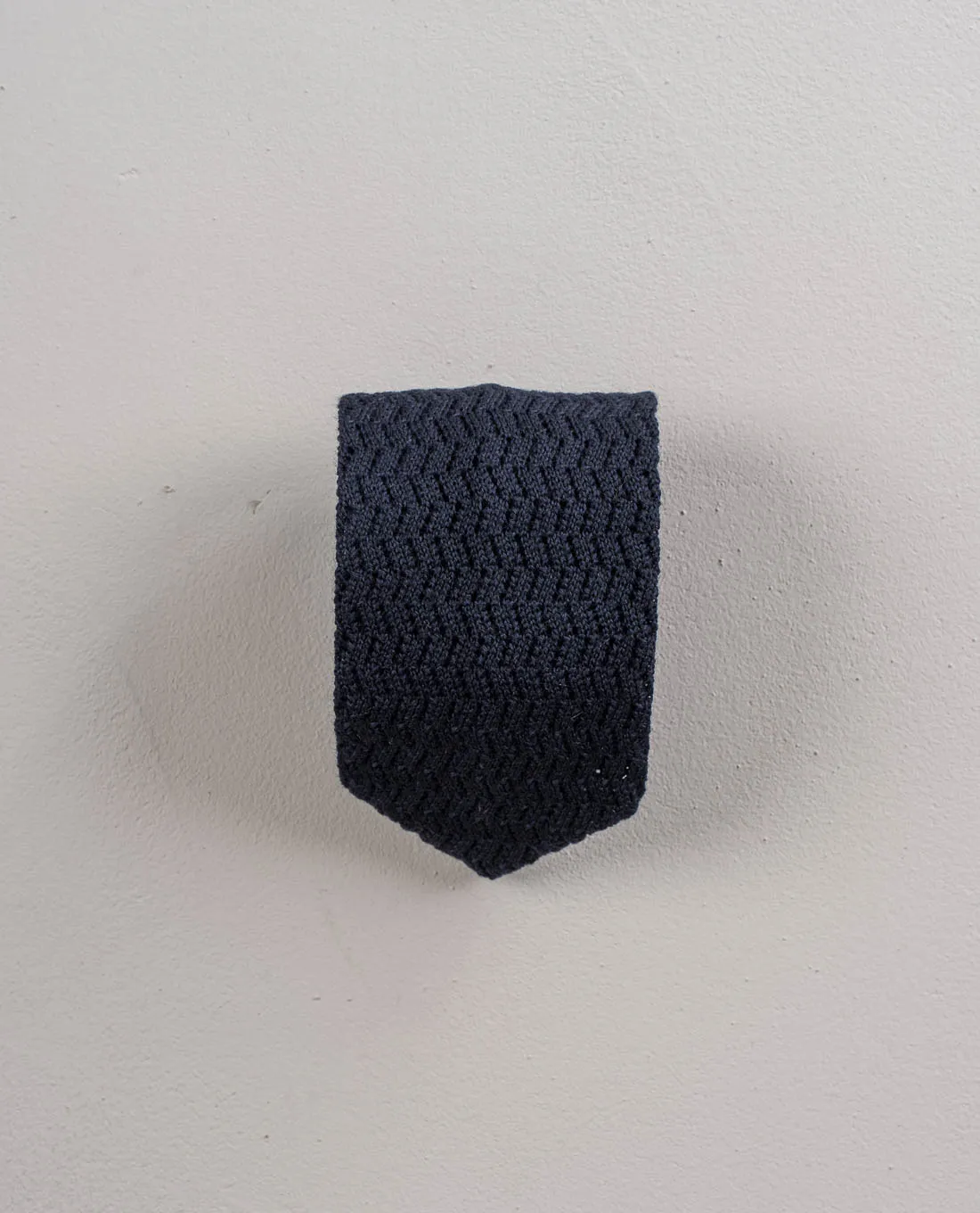Knitted Pointed Wool Tie - Navy Blue