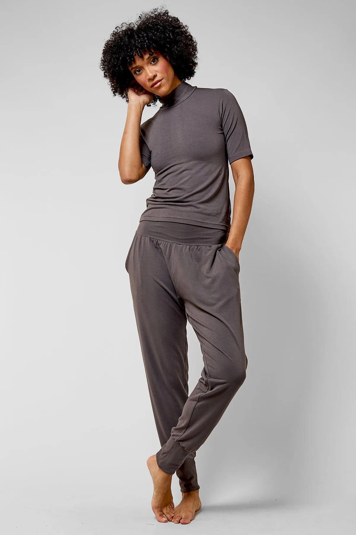 Lightweight Yoga Loose Side Pockets Cuffed Pant Mink