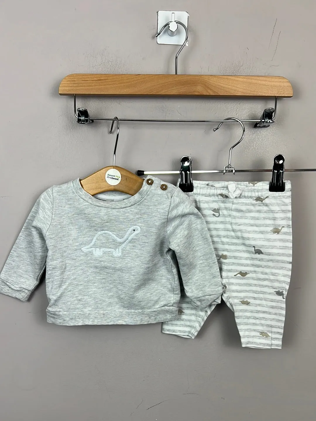 Little White Company dinosaur sweatshirt set 3-6m