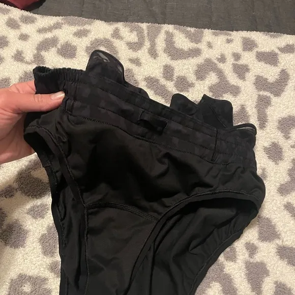 lululemon 2.5 inch Hotty Hot Short