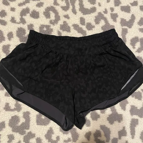 lululemon 2.5 inch Hotty Hot Short