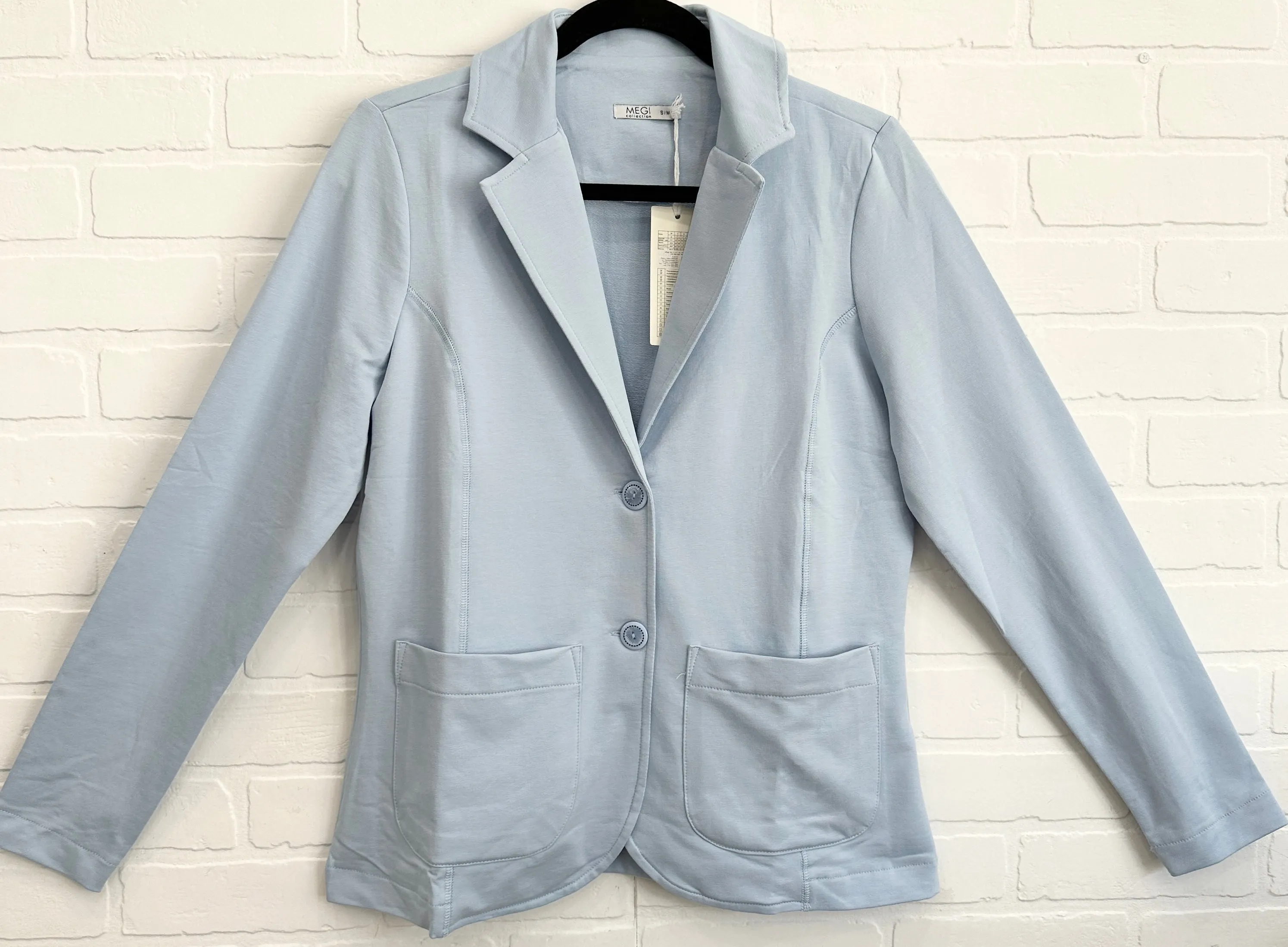 Megi Blazer