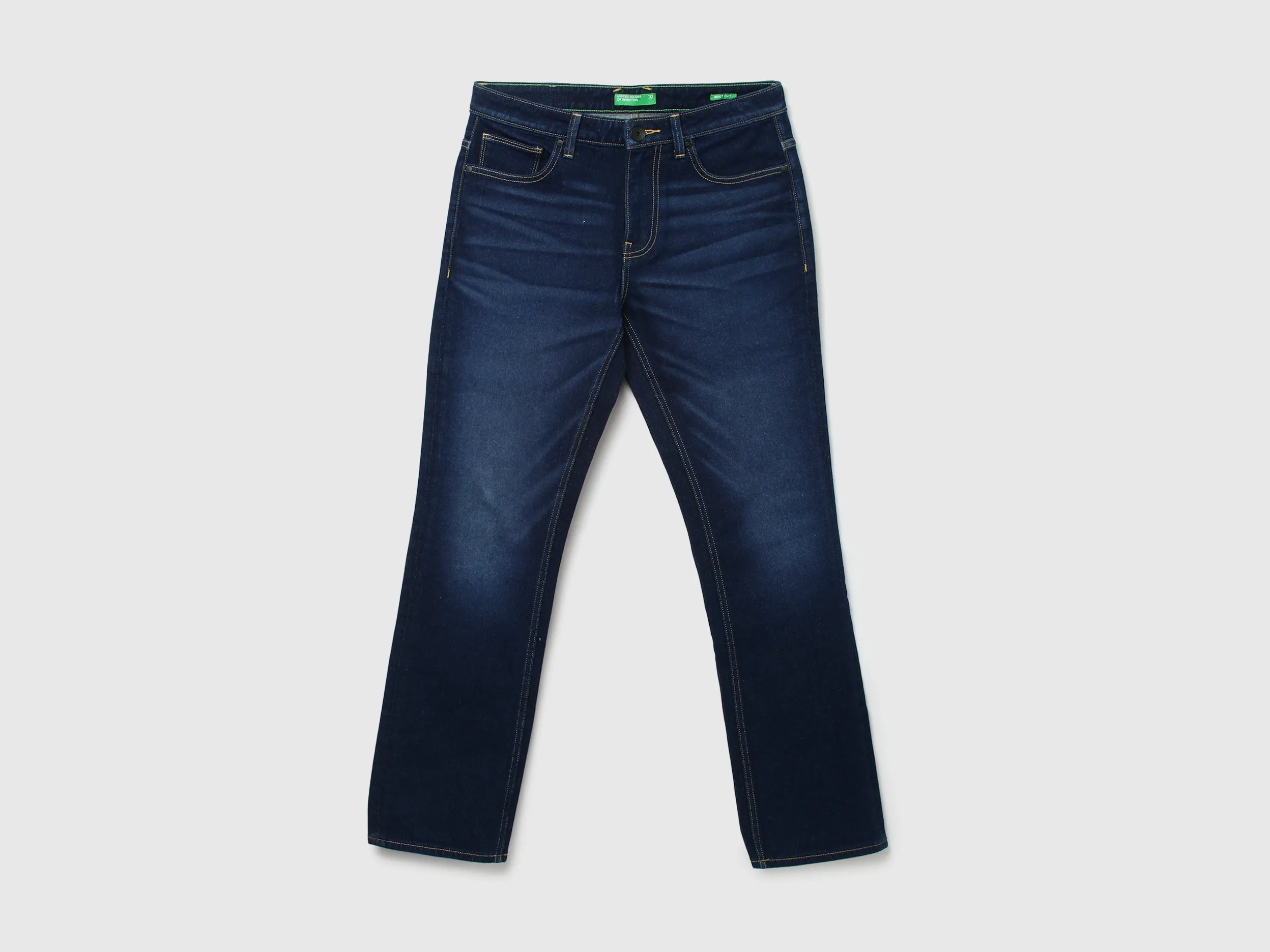 Men Solid Bootleg Jeans