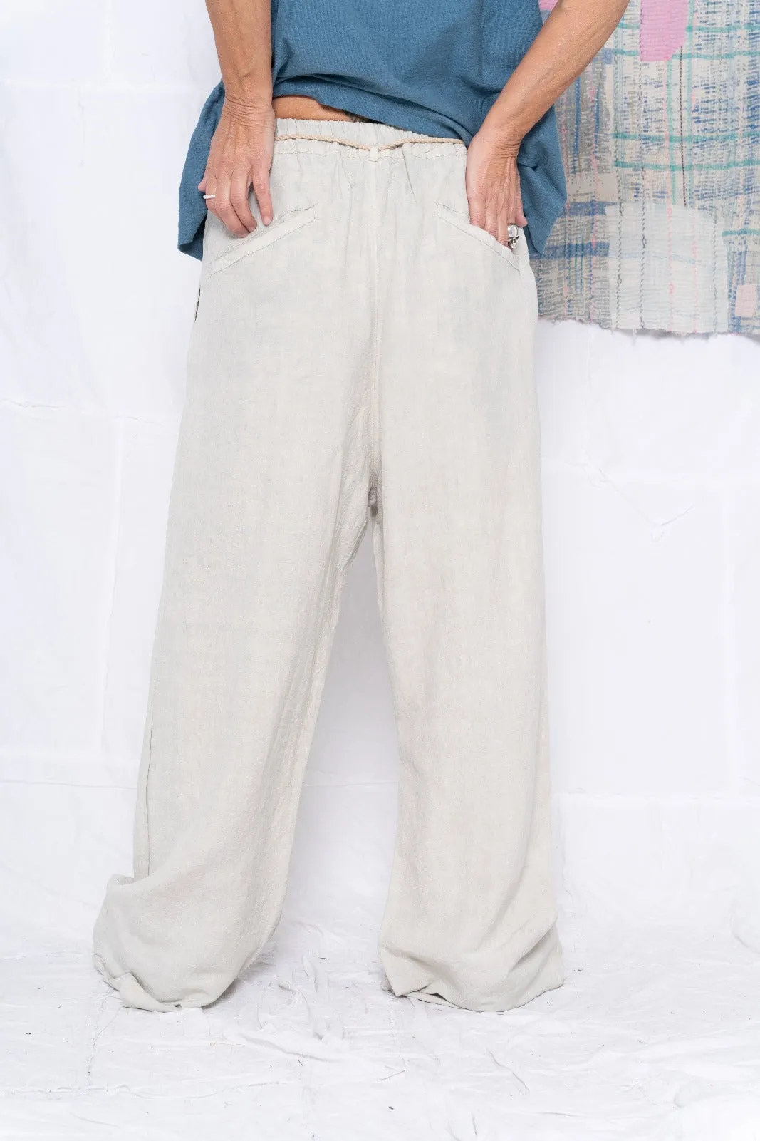 P73 Flare Pleated Wild Silk & Hemp Uneven Dye Sand Grey