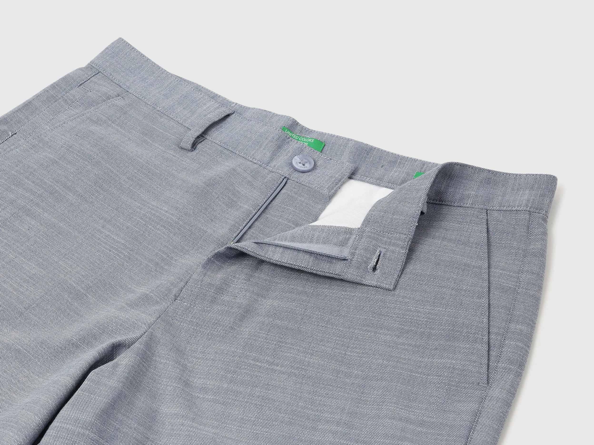 Solid Comfort Fit Chambray Slub Shorts