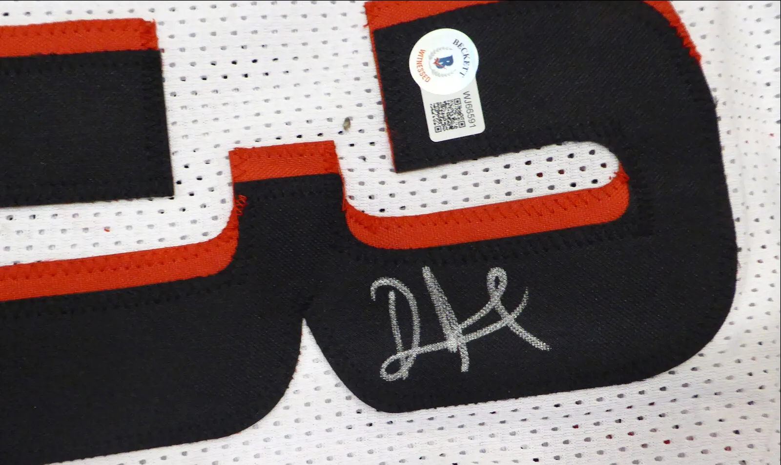 Trail Blazers Damon Stoudamire Autographed White Jersey Beckett QR #WJ66591