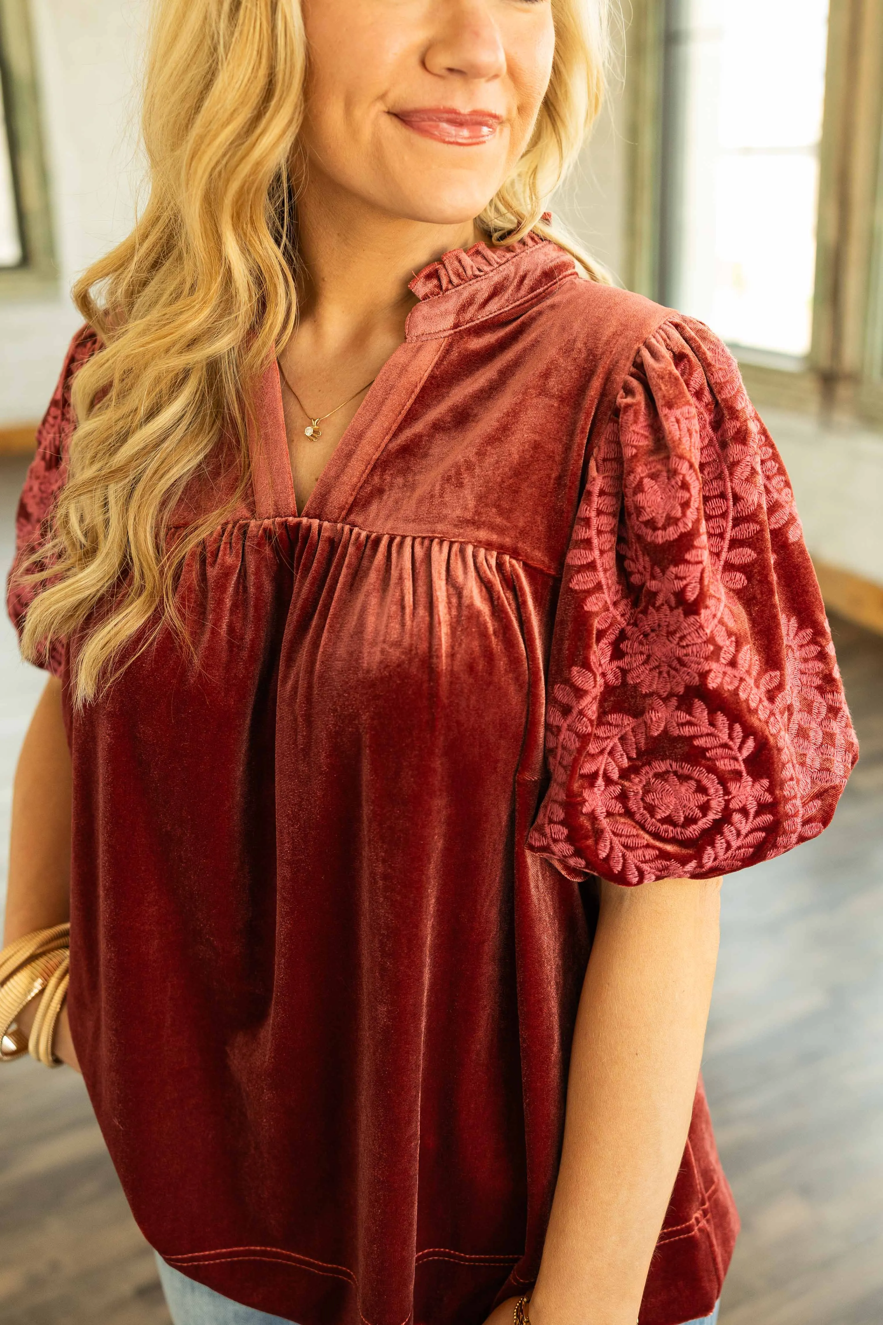 WHITNEY PLUS VELVET EMBROIDERED SLEEVE TOP
