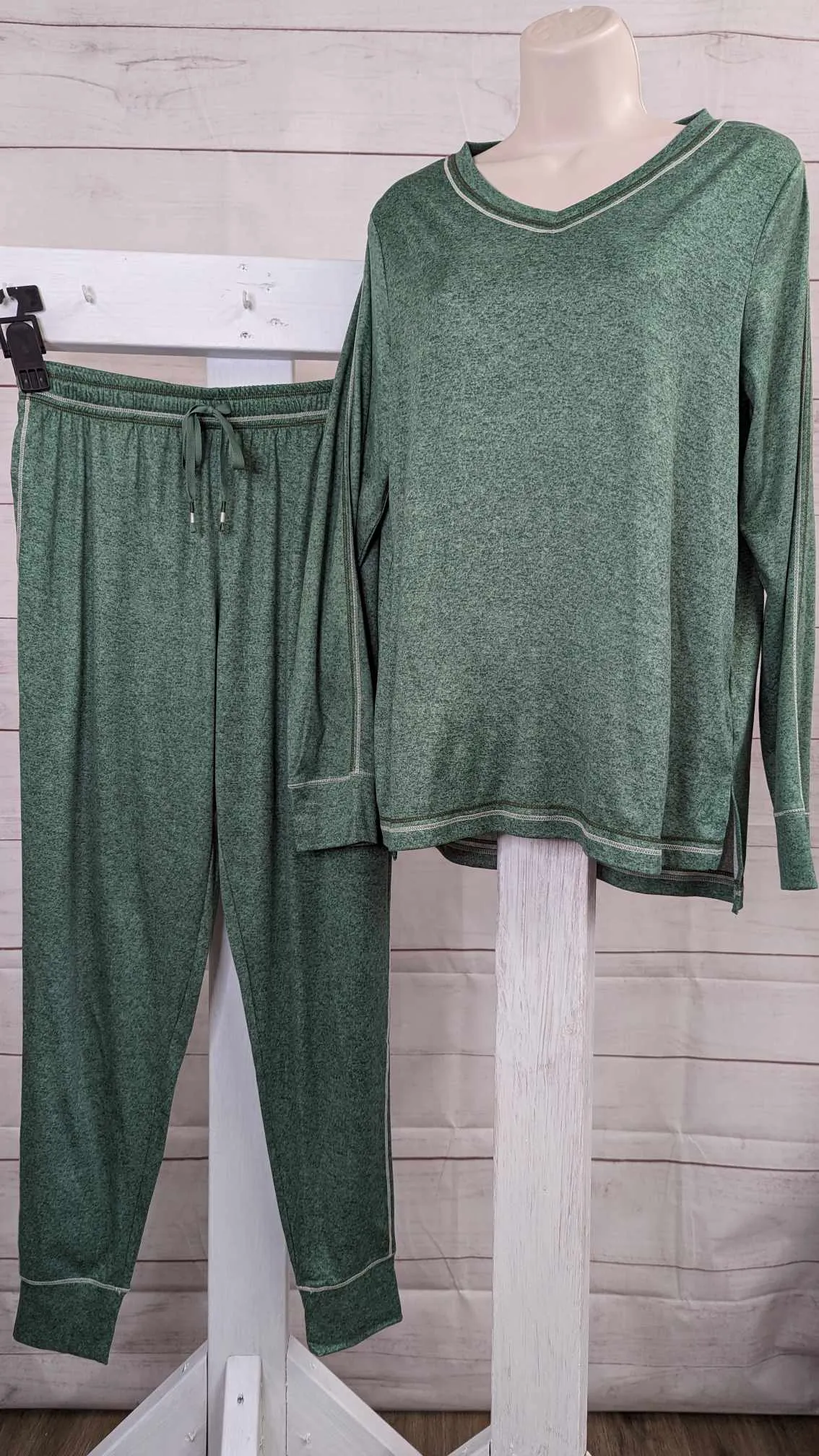 XSMALL DK IVY A516684 Cuddl Duds Regular Sound Sleep Pajama Set with Stitch Detail